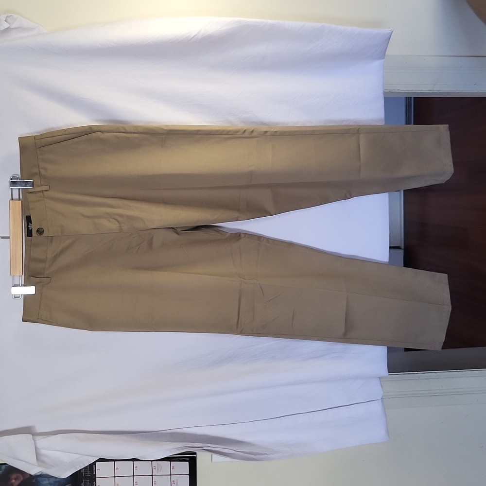 Docker's men's casual pants size 36 x 32 Tan colour